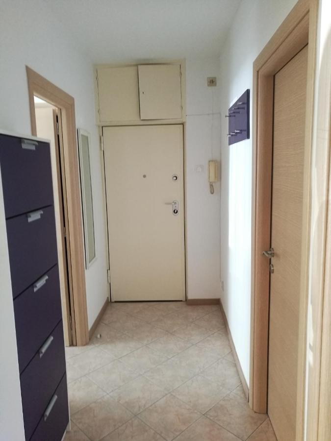 Nice And Cozy Two Single Bed Room Сплит Екстериор снимка
