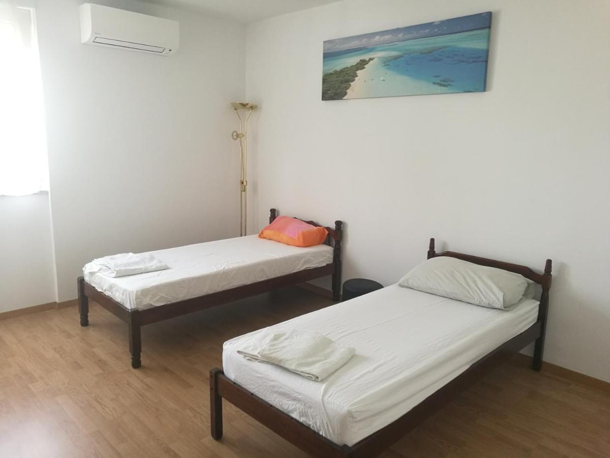 Nice And Cozy Two Single Bed Room Сплит Екстериор снимка