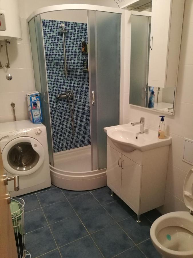 Nice And Cozy Two Single Bed Room Сплит Екстериор снимка