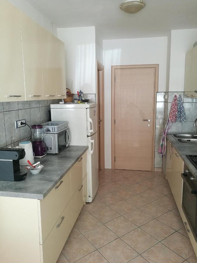 Nice And Cozy Two Single Bed Room Сплит Екстериор снимка